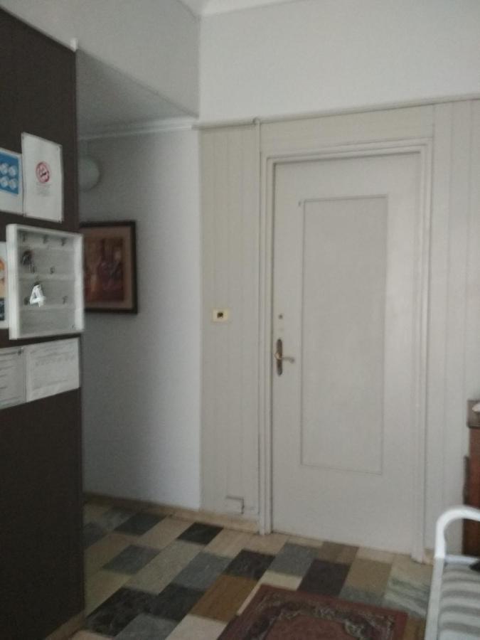 7 Guest house *