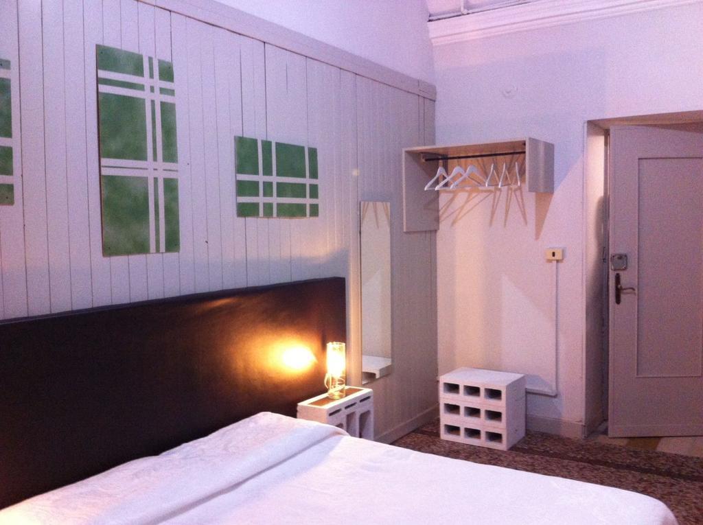7 Guest house